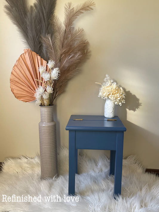 Shoe polish table