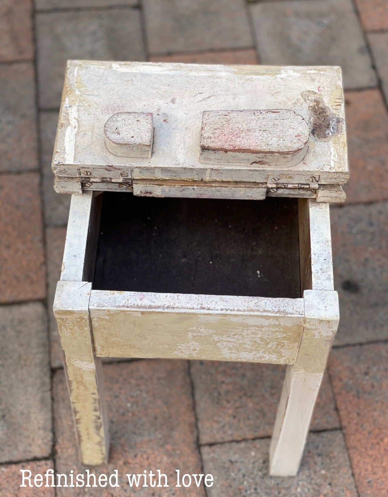 Shoe polish table