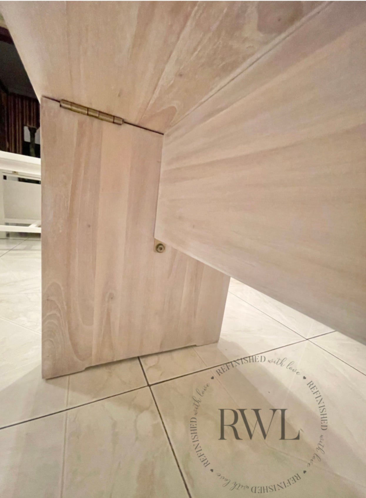 Coffee table, side table & chairs